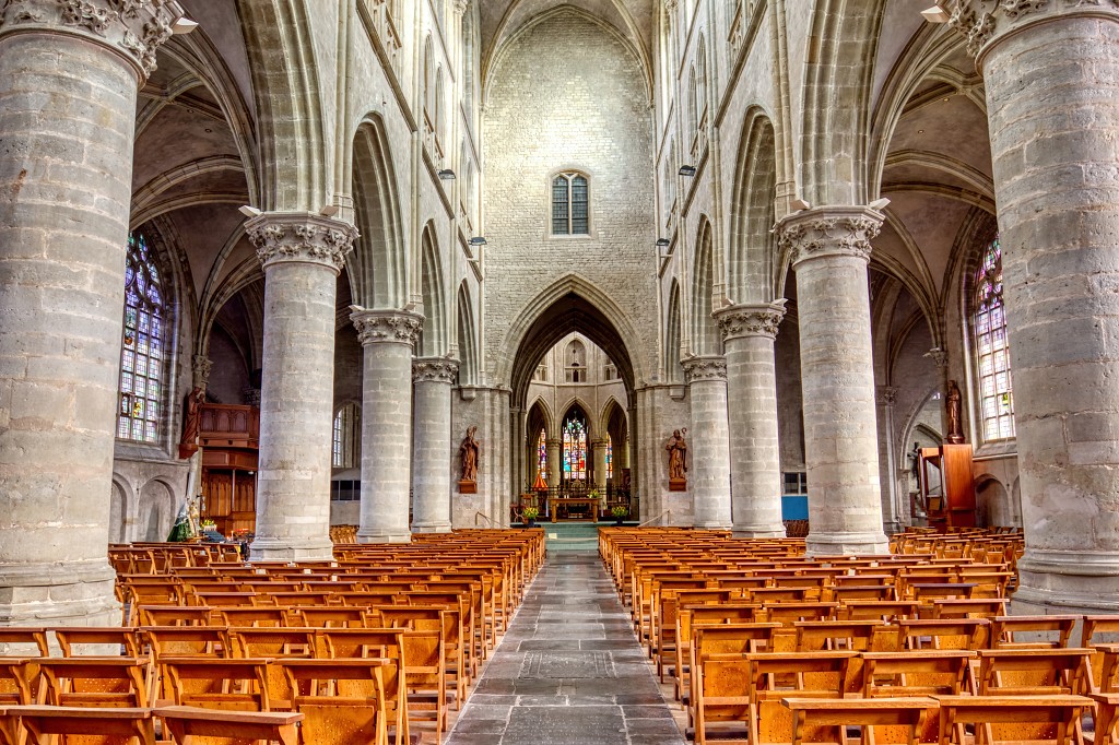HDR Basiliek Sint Willibrordus rooms katholiek kerk hulst kerkfotografie religie religion bedevaart pelerinage kathedraal pelgrimage saint cathedrale cathedral basiliek basilique basilica